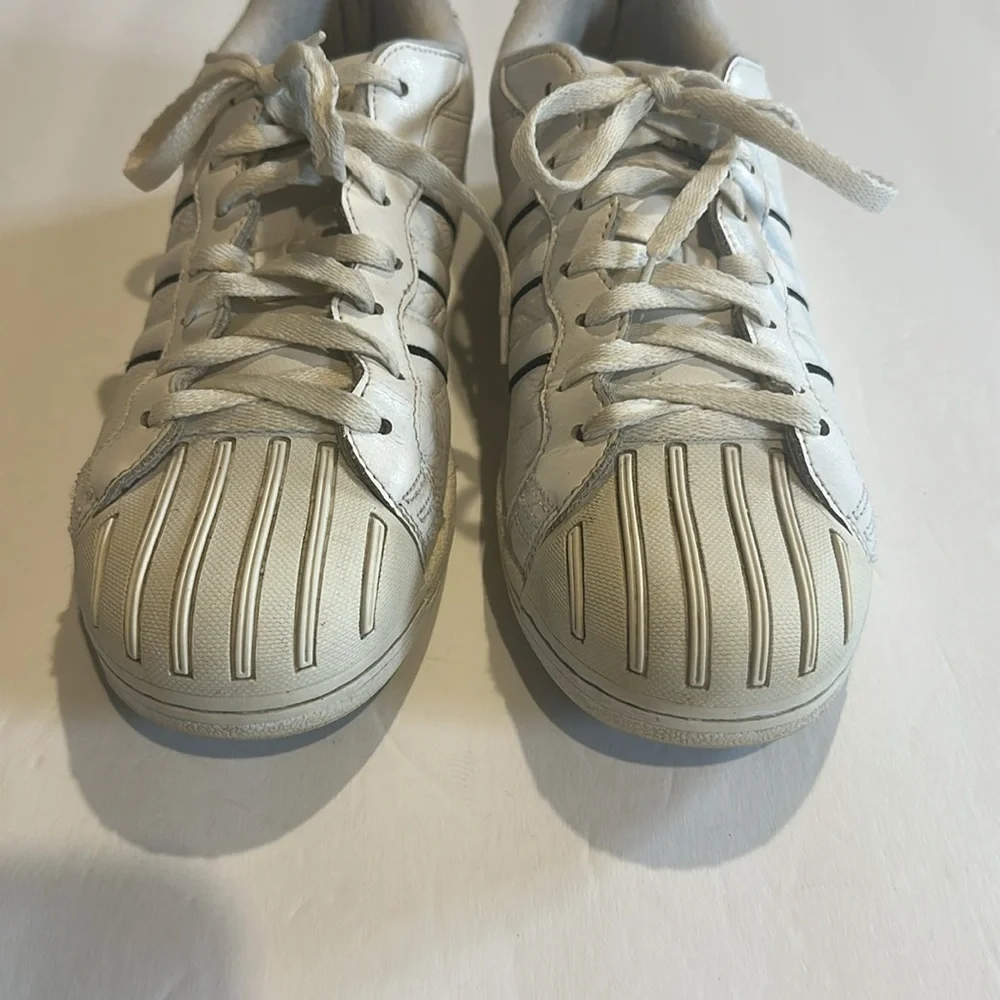 White Adidas Shoes leather sneakers laced slim side black lines PWC681001size 9